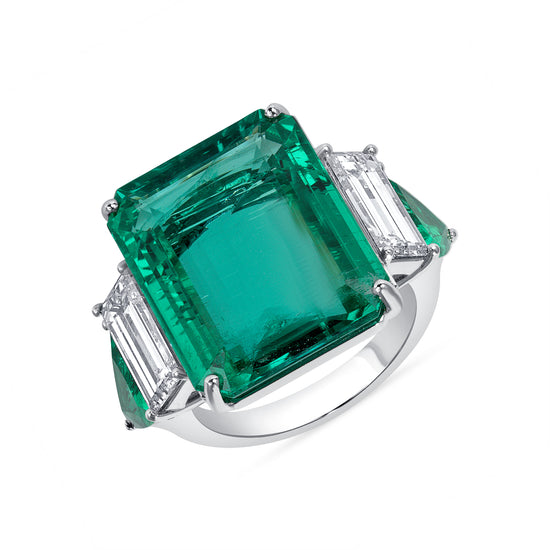 17CT Emerald Ring