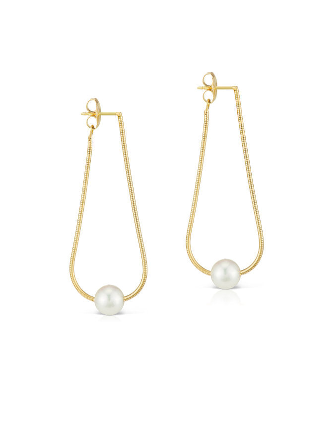 Akoya pearl earrings featuring 18K yellow gold silky chains