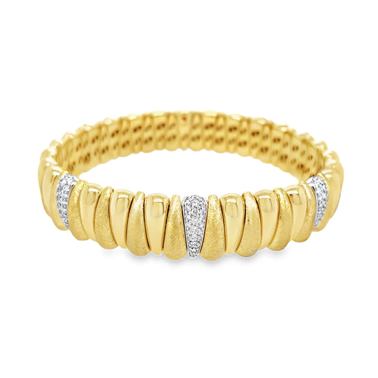 Artiglio Shiny and Matte Yellow Gold Stretch Bracelet with 3 Diamond Sections