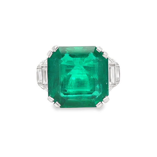 Emerald Ring with Baguette Diamond Sides