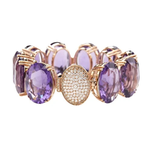 18K rose gold bracelet featuring oval-cut amethyst with a closure adorned with diamonds in a pavé setting