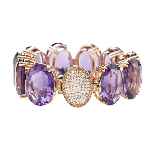 18K rose gold bracelet featuring oval-cut amethyst with a closure adorned with diamonds in a pavé setting