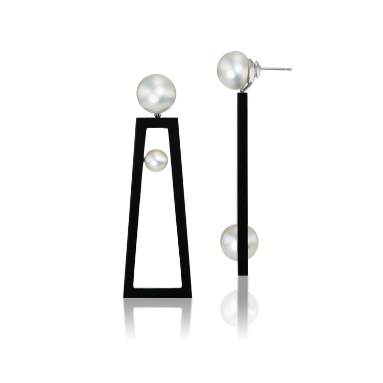 Asymmetrical long earrings with Akoya pearls and black jade frame on 18K white gold