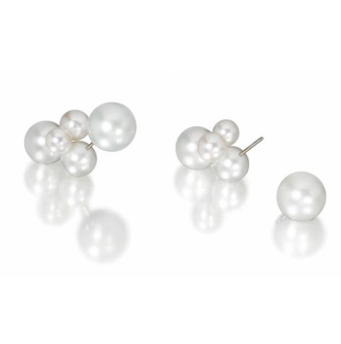 Cluster of Akoya pearl earrings on 18K white gold 